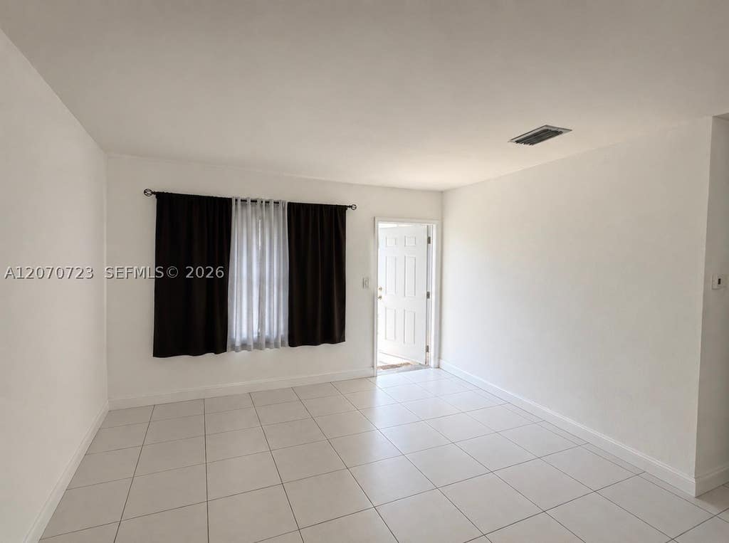 Photo of 1041 NW 7th Ct, Hallandale Beach, FL 33009 (MLS # A12070723)