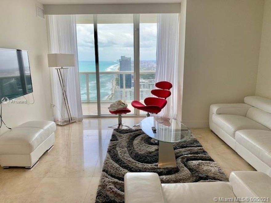 WELCOME TO PARADISE!! ENJOY BREATHTAKING VIEWS FROM THIS 49TH FLOOR LOWER PENTHOUSE UNIT. SOUTHEAST EXPOSURE WITH SPECTACULAR VIEWS ALL THE WAY TO SOUTH BEACH! BRAND NEW HIGH END DESIGNER FURNITURE, PLASMA TVS IN EVERY ROOM, MARBLE FLOORS, EUROPEAN KITCHEN,ETC.. THIS IS A 2+DEN CONVERTED INTO A FULL BEDROOM AND 3 FULL BATHROOMS. AVAILABLE ON A MONTHLY BASIS. RATES VARY DEPENDING ON THE SEASON AND LENGTH OF STAY.
