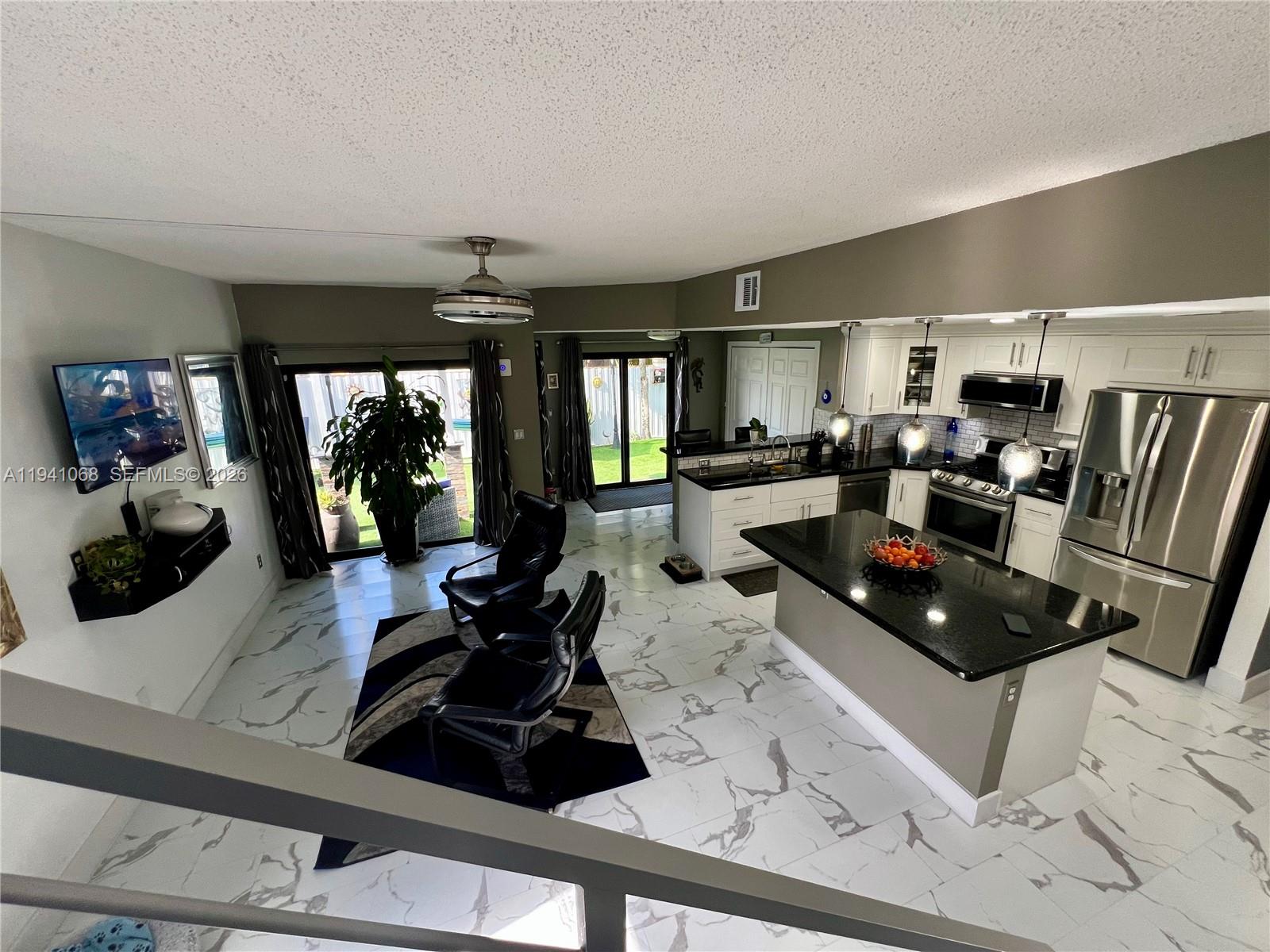 LAGO MAR SOUTH - Residential