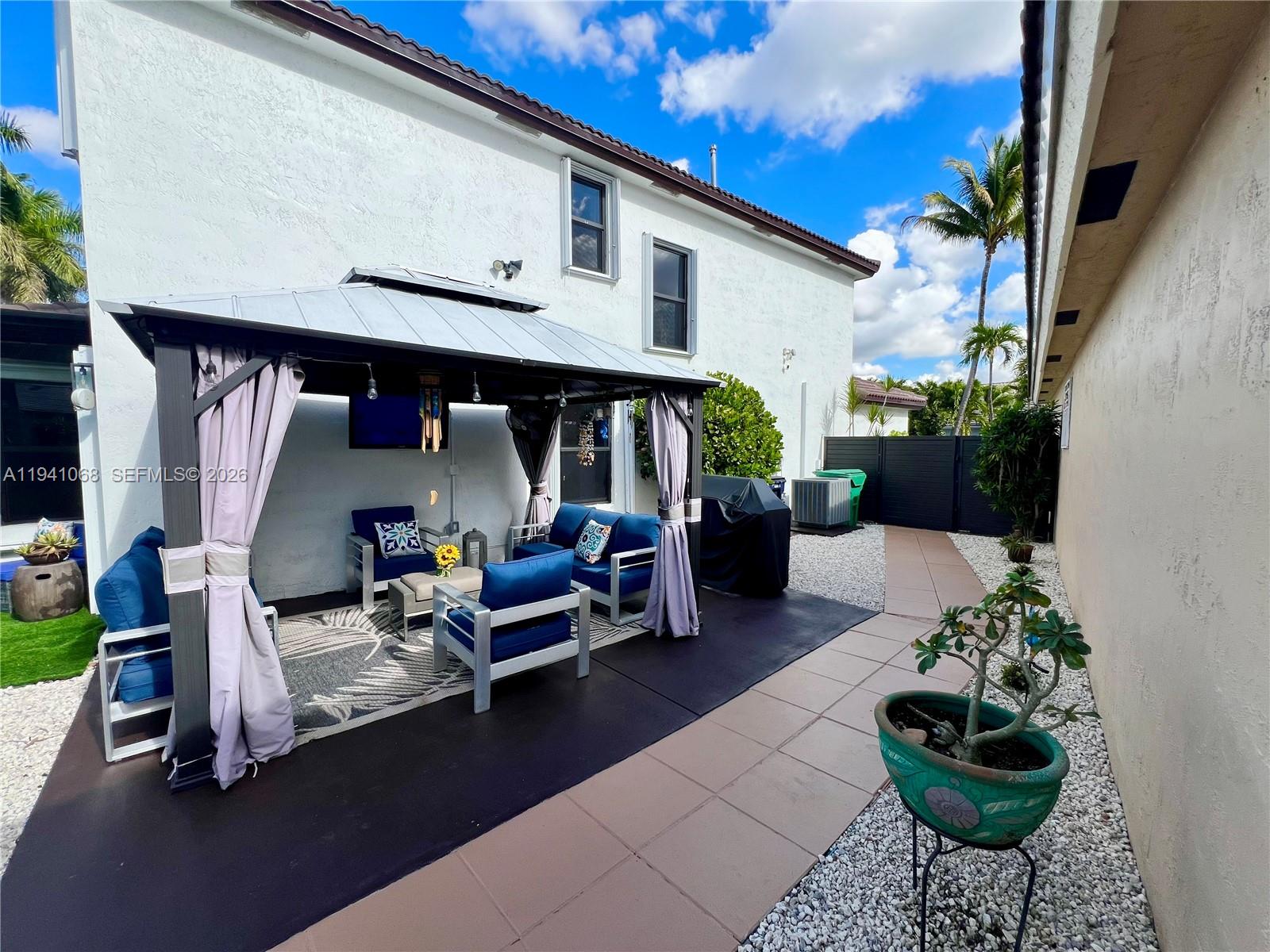 LAGO MAR SOUTH - Residential