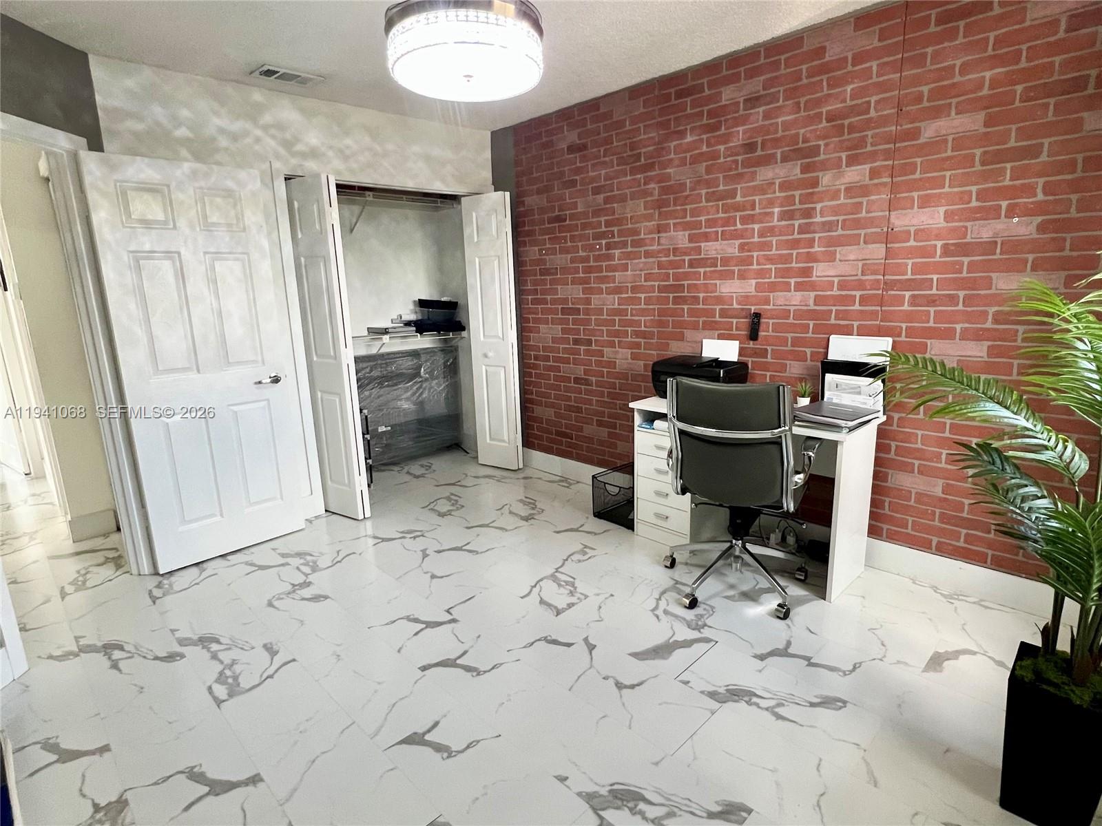 LAGO MAR SOUTH - Residential