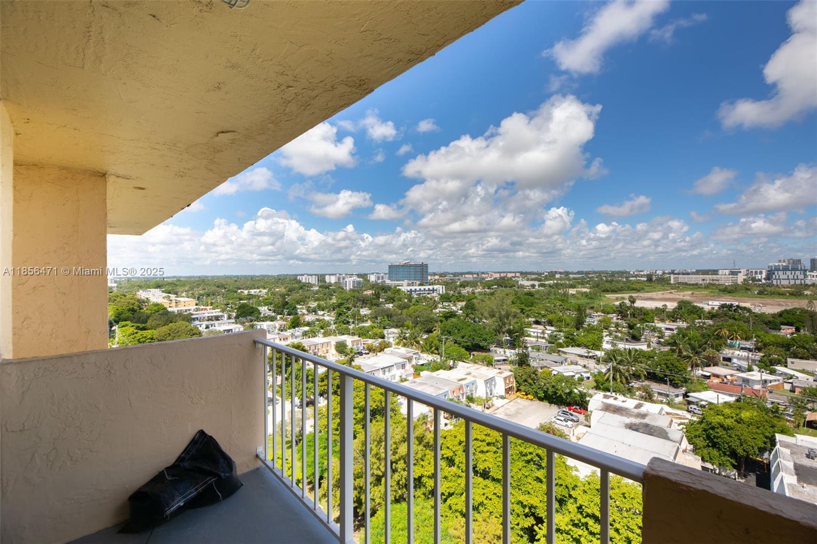 VECINO DEL MAR CONDO - Residential