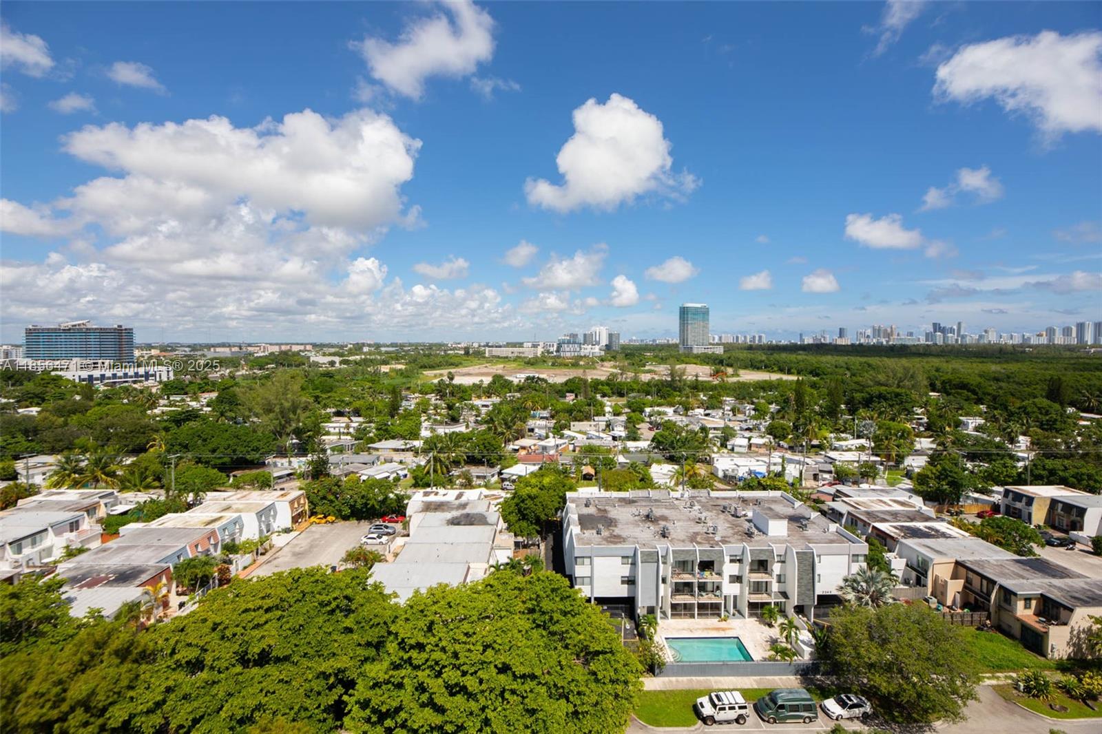 VECINO DEL MAR CONDO - Residential