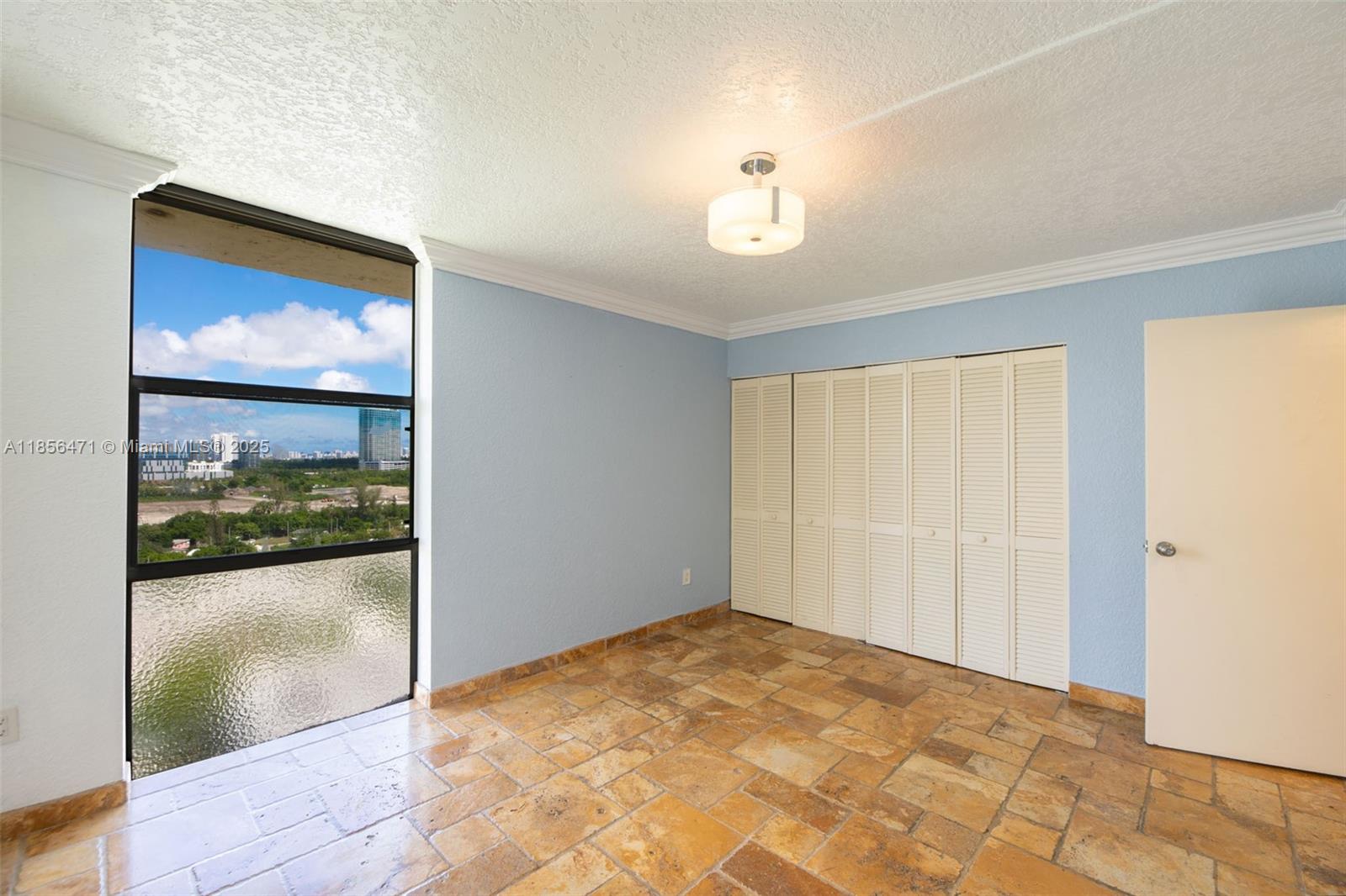 VECINO DEL MAR CONDO - Residential