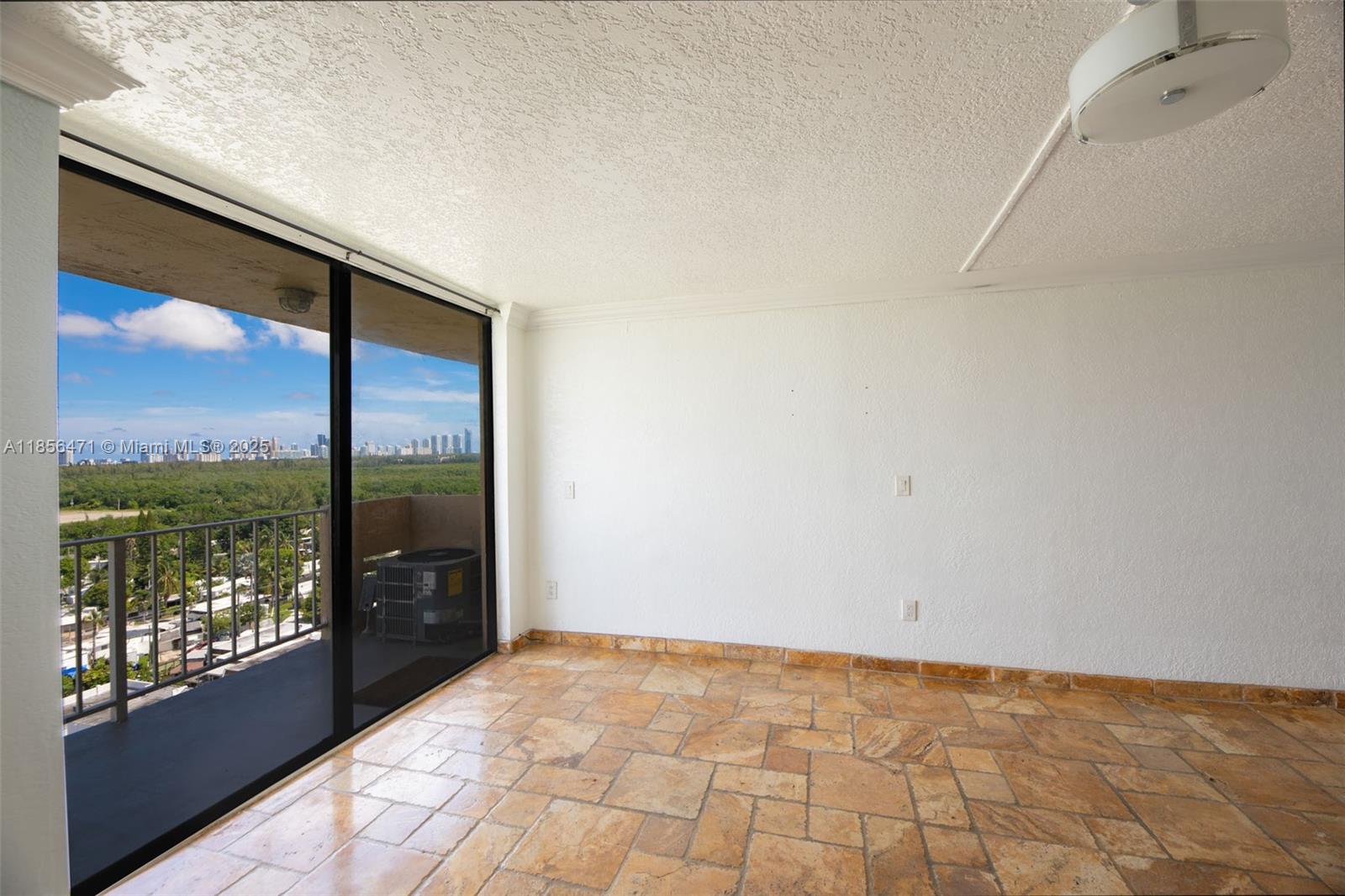 VECINO DEL MAR CONDO - Residential