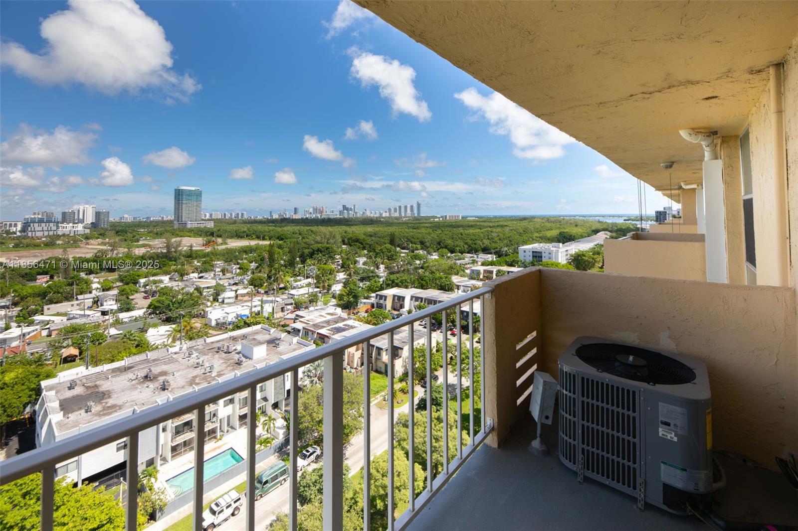 VECINO DEL MAR CONDO - Residential