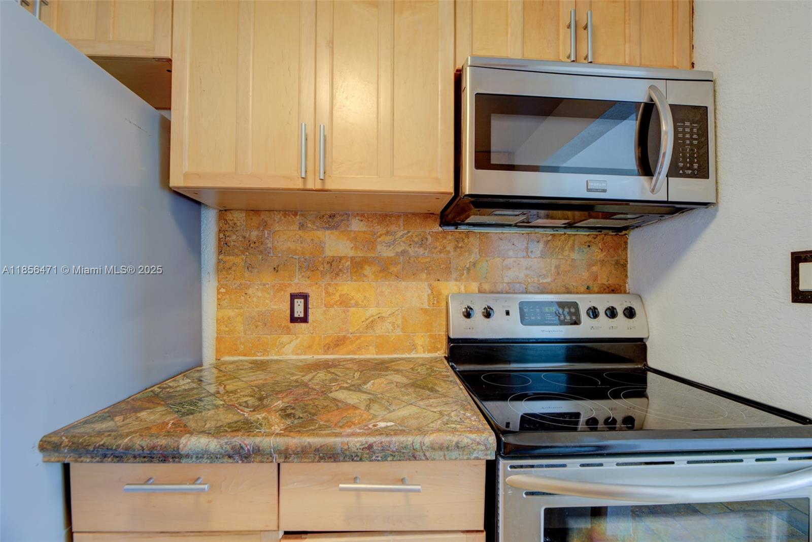 VECINO DEL MAR CONDO - Residential