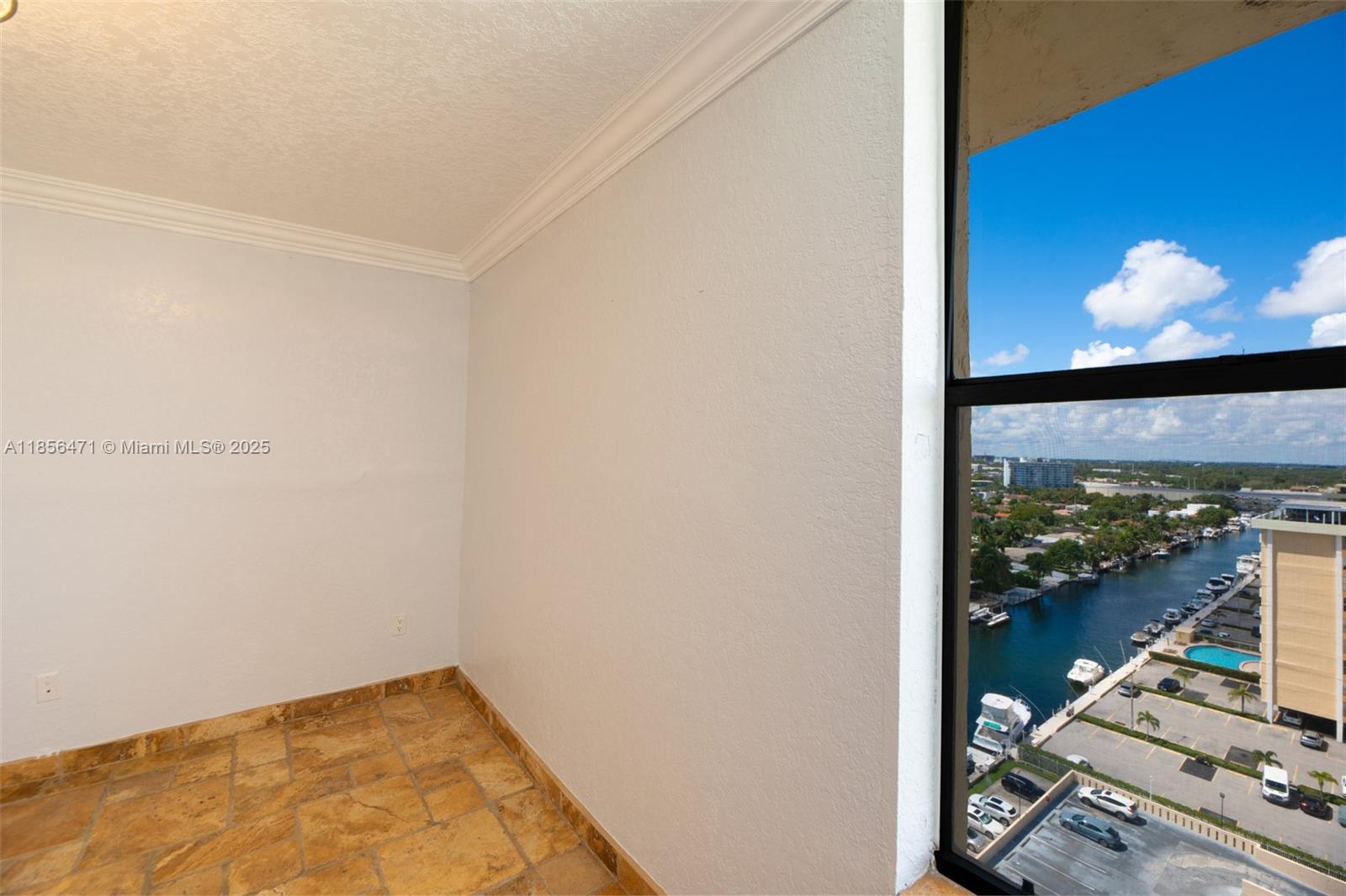 VECINO DEL MAR CONDO - Residential