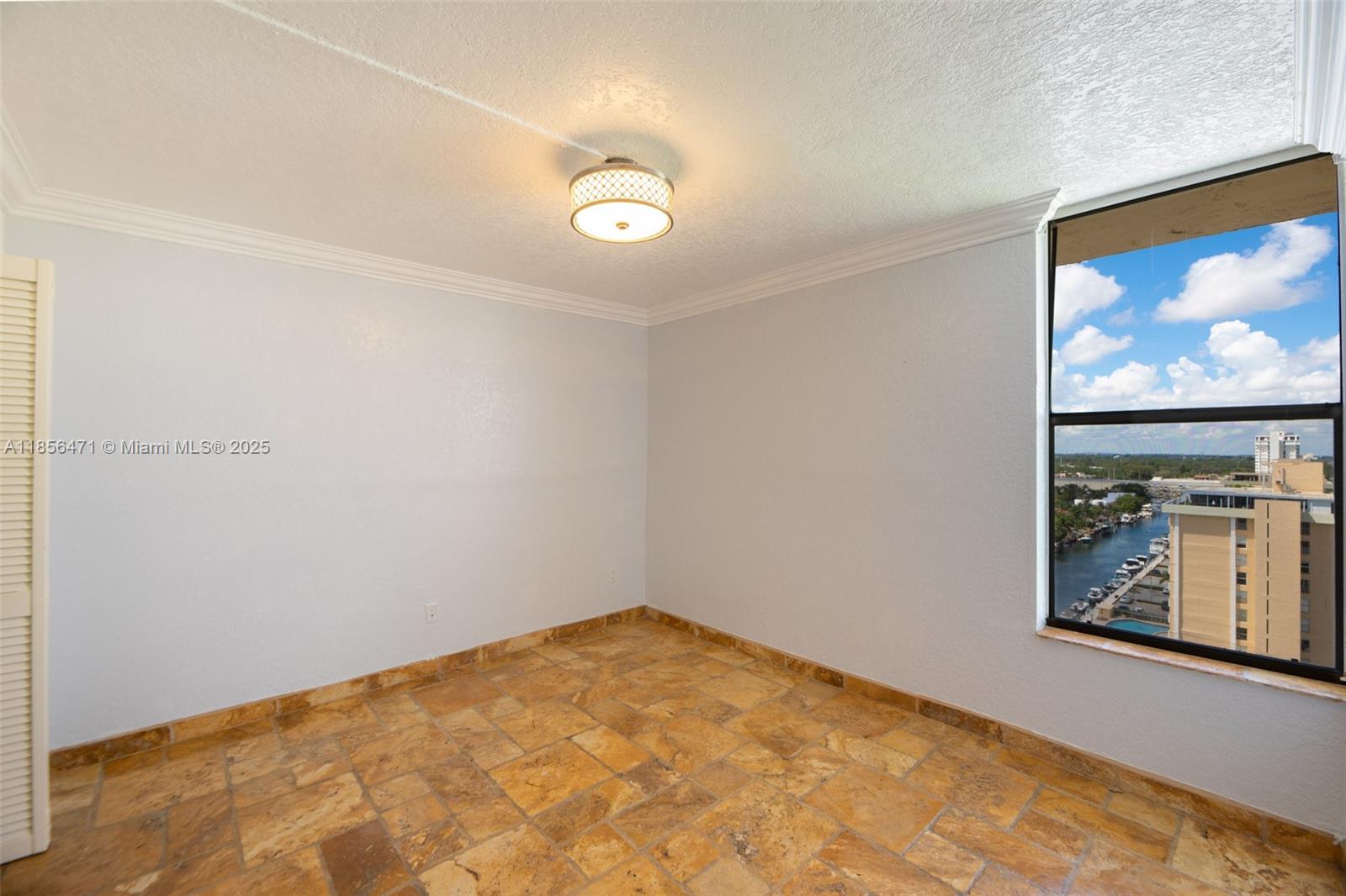 VECINO DEL MAR CONDO - Residential