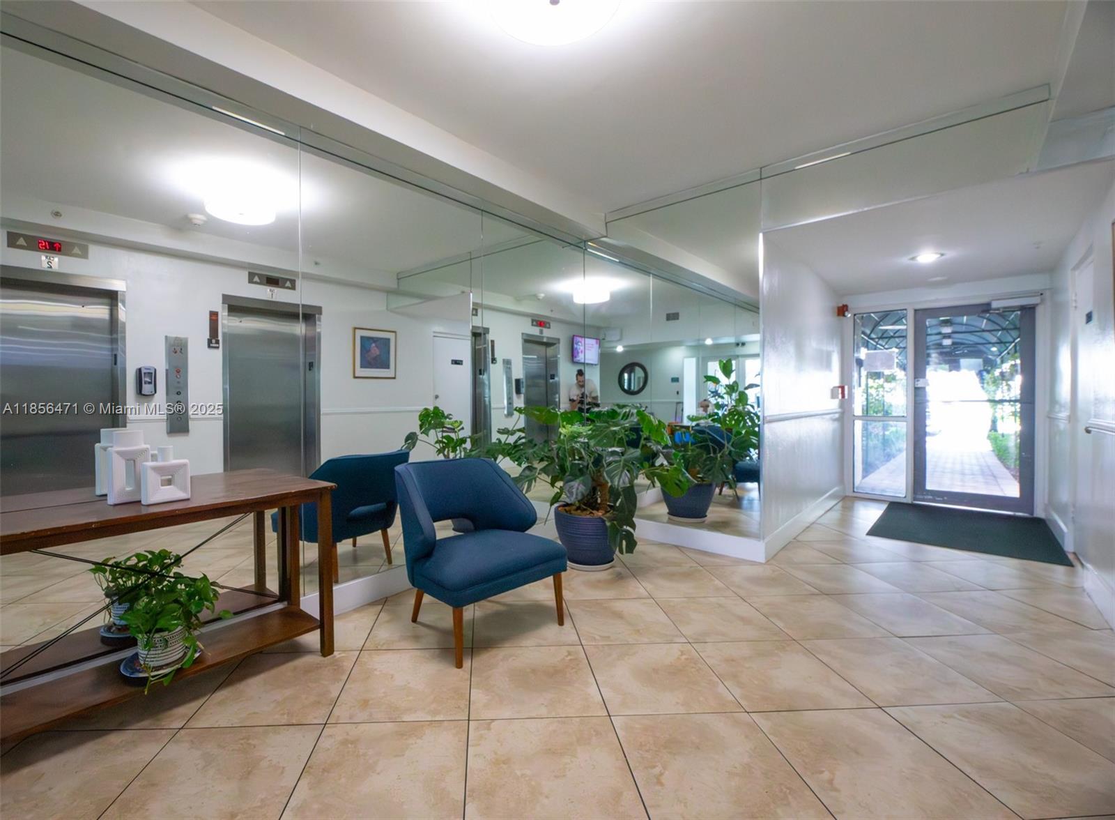VECINO DEL MAR CONDO - Residential