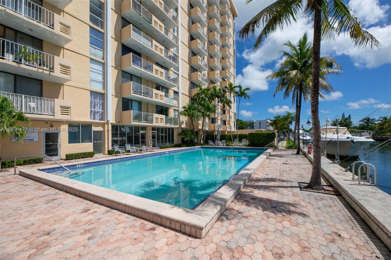 VECINO DEL MAR CONDO - Residential