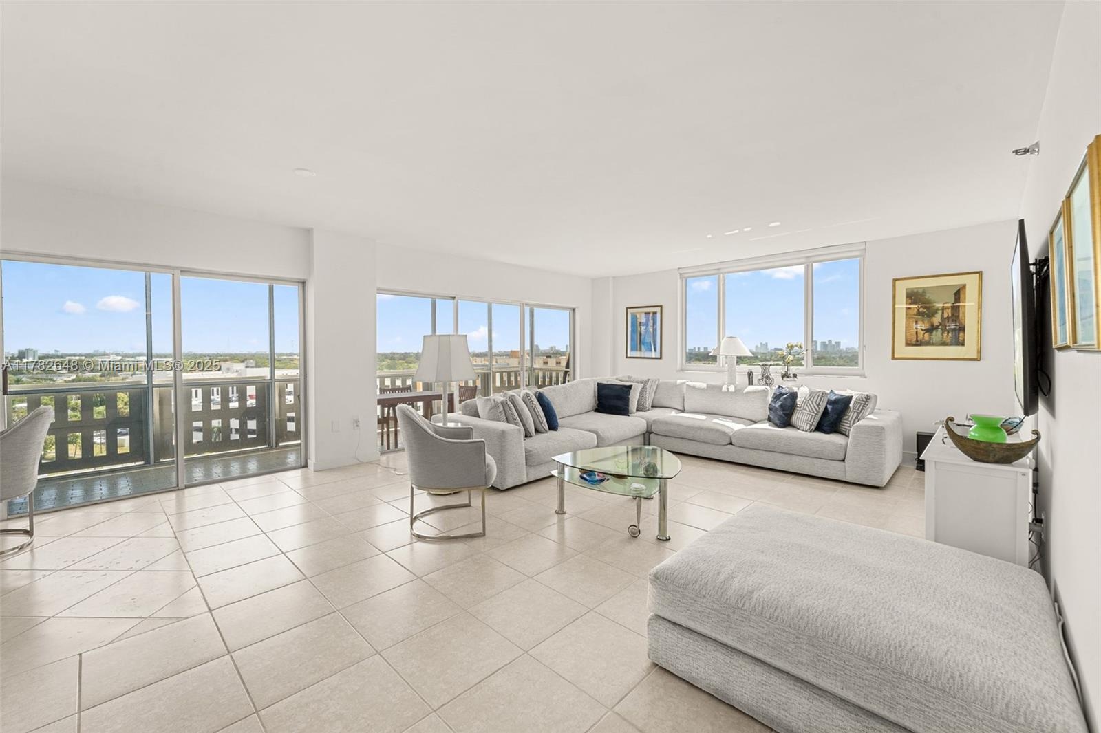 HILLCREST EAST NO 26 COND - Residential