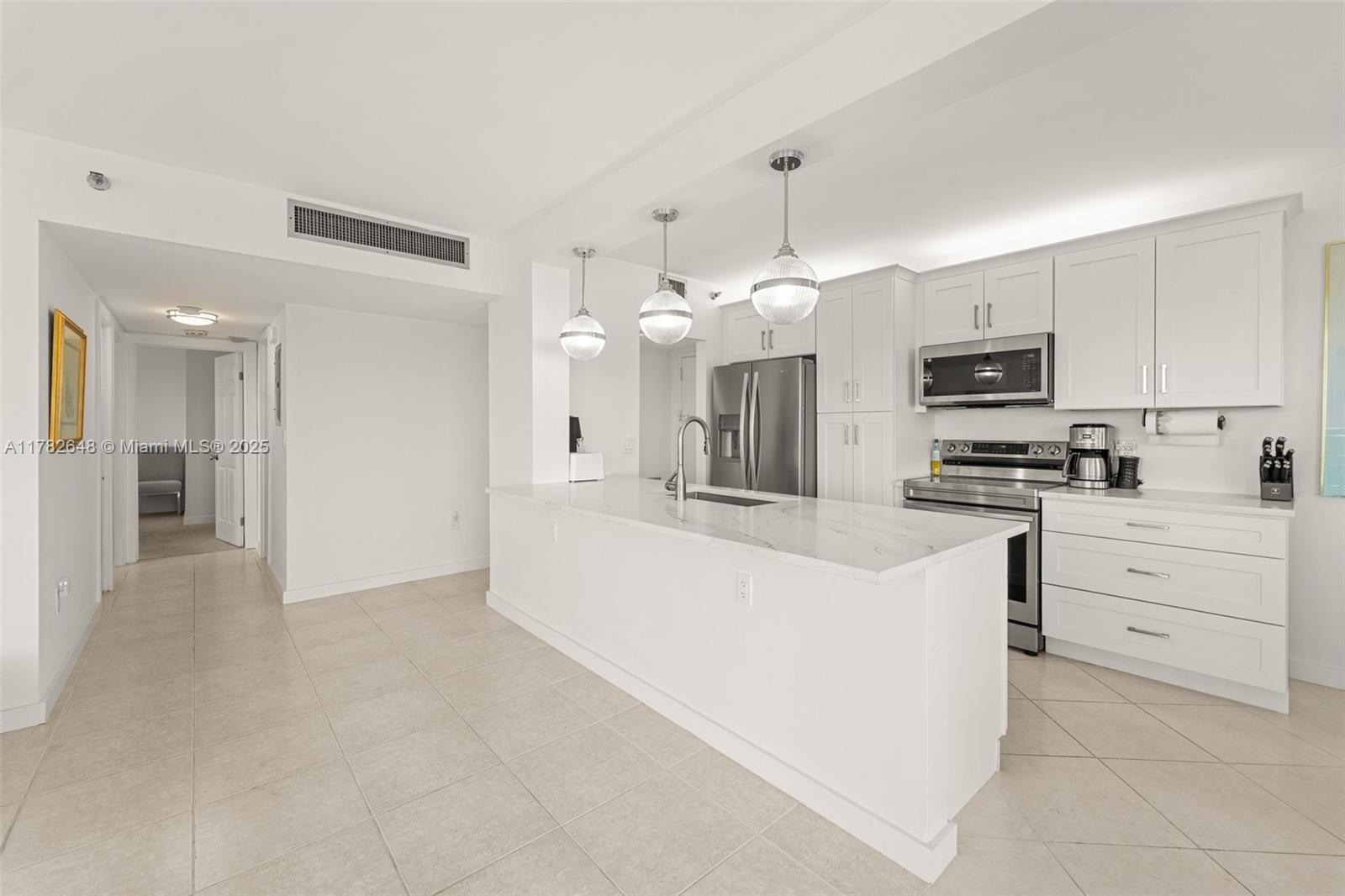 HILLCREST EAST NO 26 COND - Residential