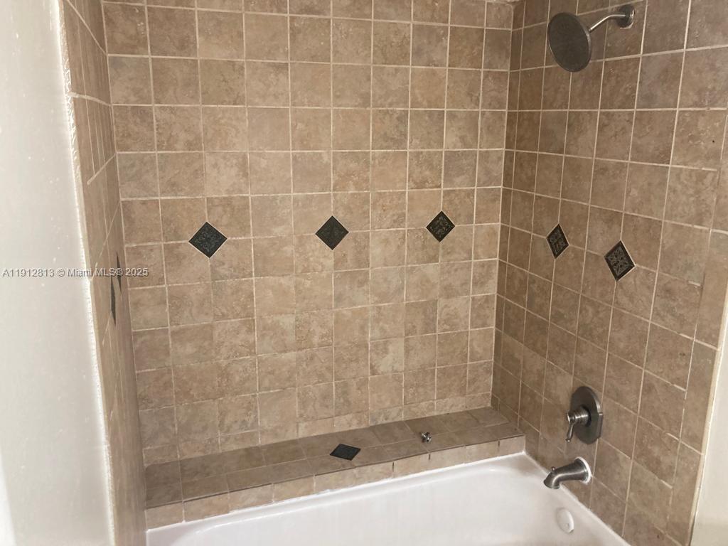 PRESIDENTIAL GOLFVIEW CON - Residential