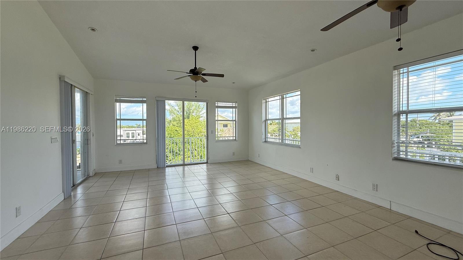 BREEZESWEPT BEACH ESTS - Residential