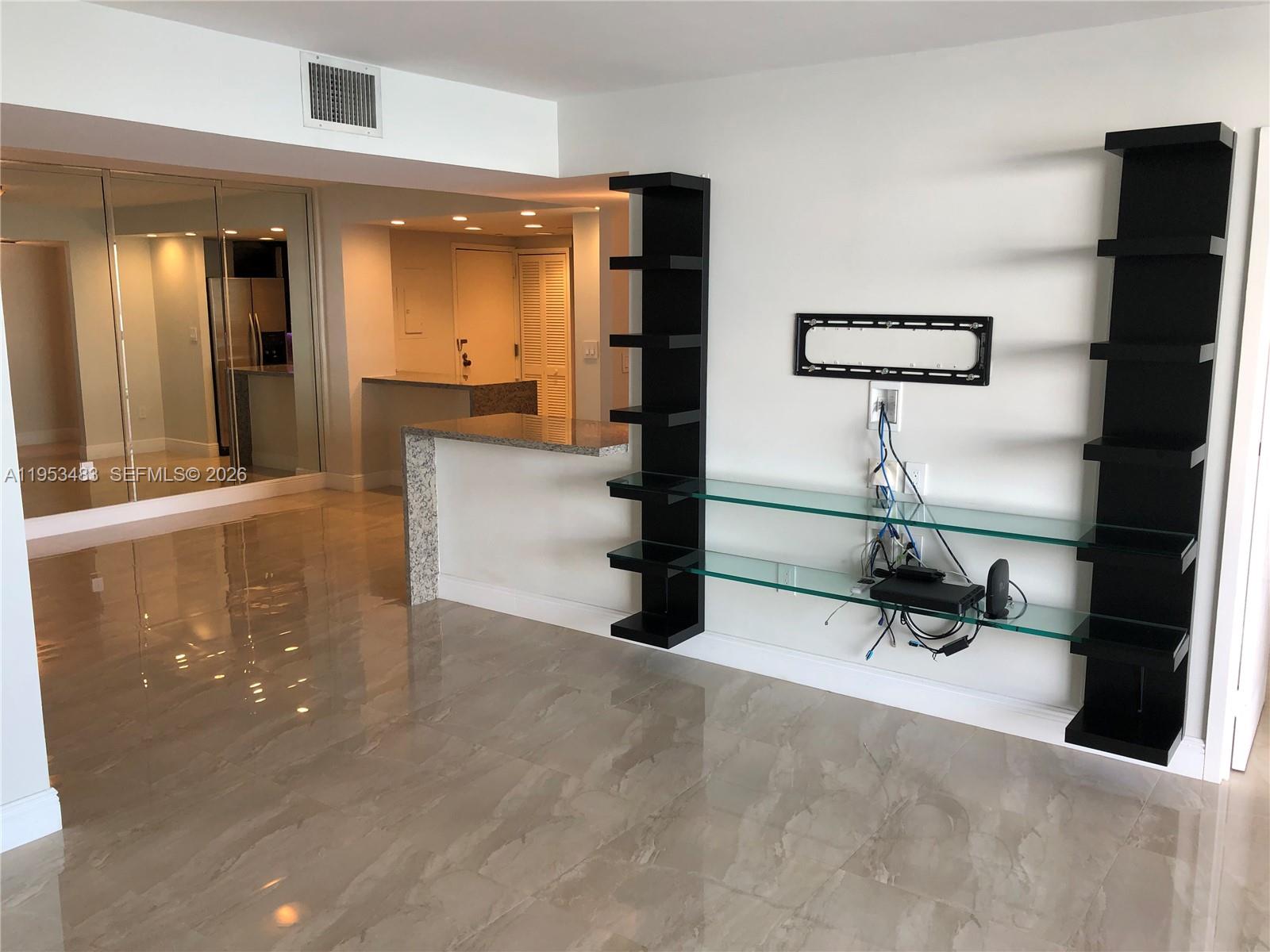 BRICKELL BAY CLUB CONDO - Residential