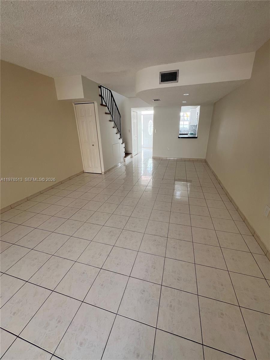 MANGO HILL CONDO #7 - Residential Lease