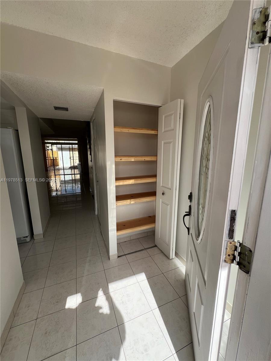 MANGO HILL CONDO #7 - Residential Lease