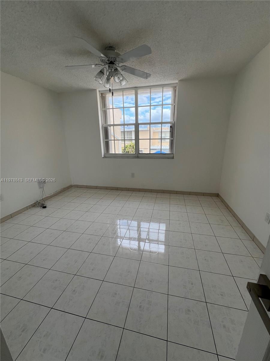 MANGO HILL CONDO #7 - Residential Lease