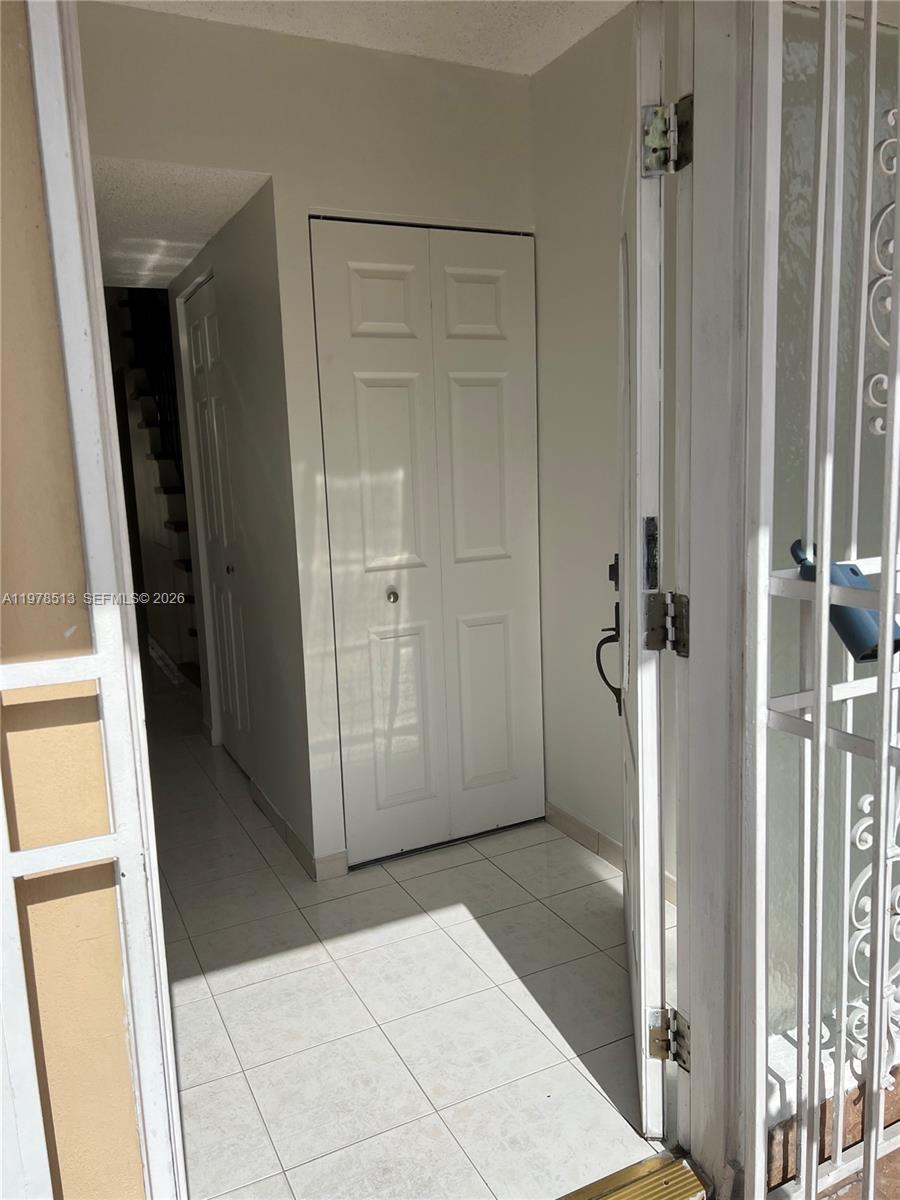MANGO HILL CONDO #7 - Residential Lease
