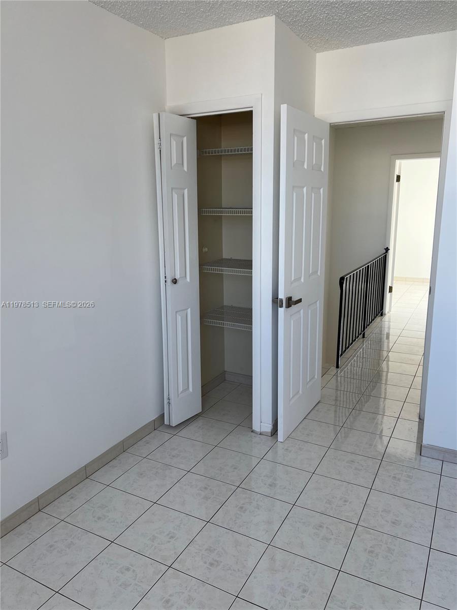 MANGO HILL CONDO #7 - Residential Lease