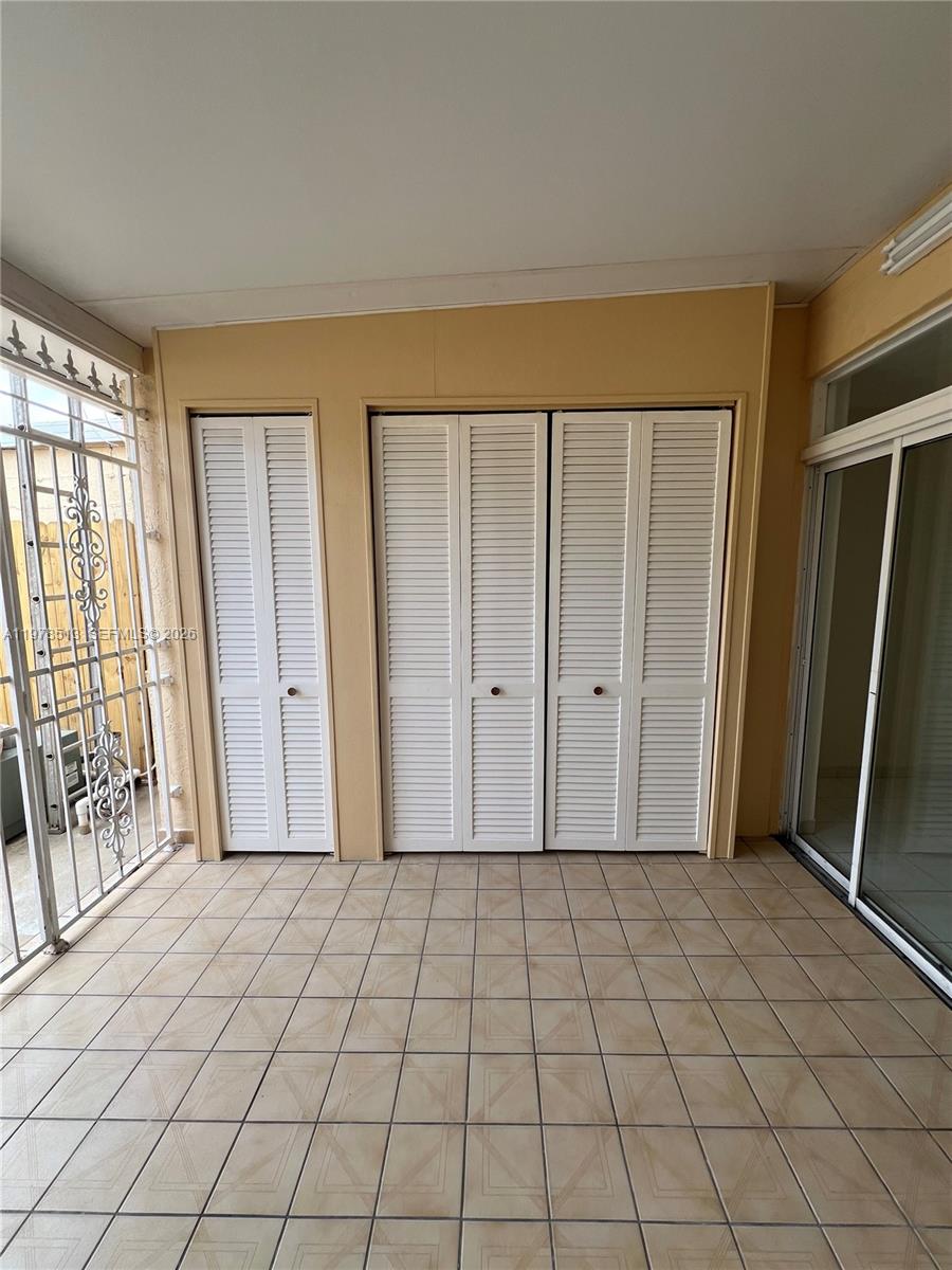 MANGO HILL CONDO #7 - Residential Lease