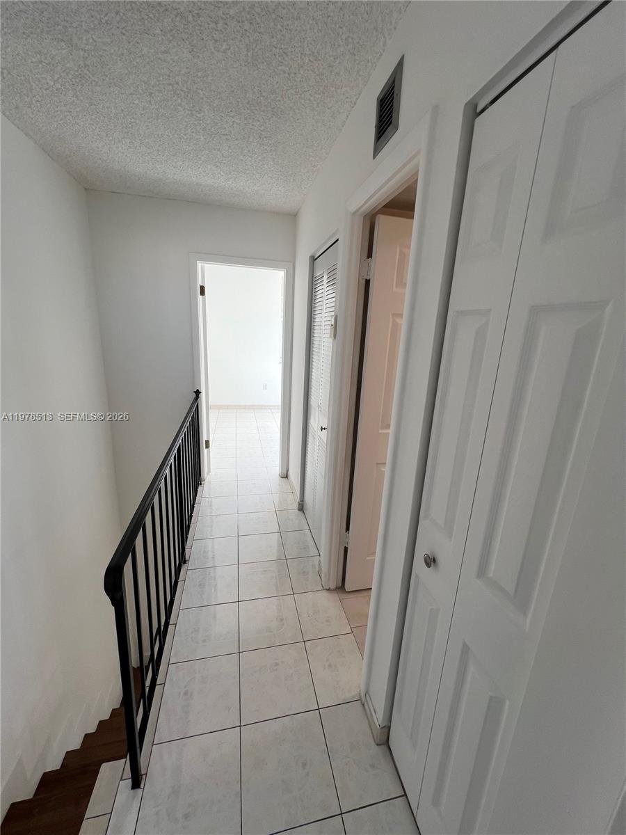 MANGO HILL CONDO #7 - Residential Lease