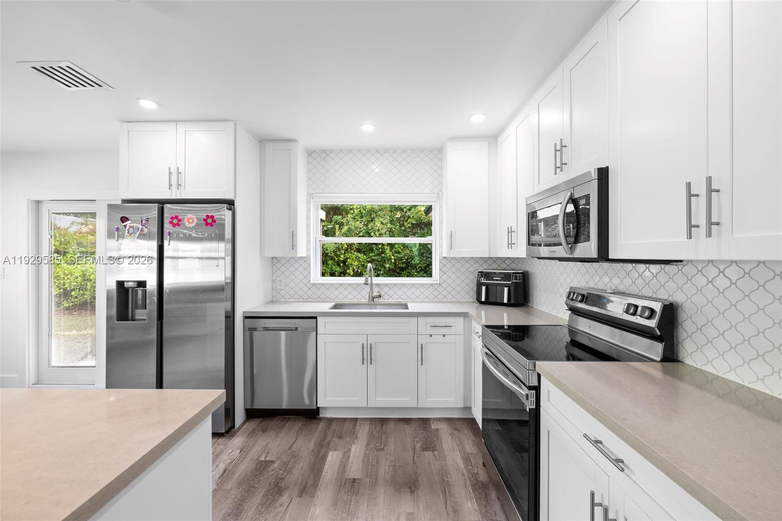 S CORAL HOMES SEC 3 - Residential