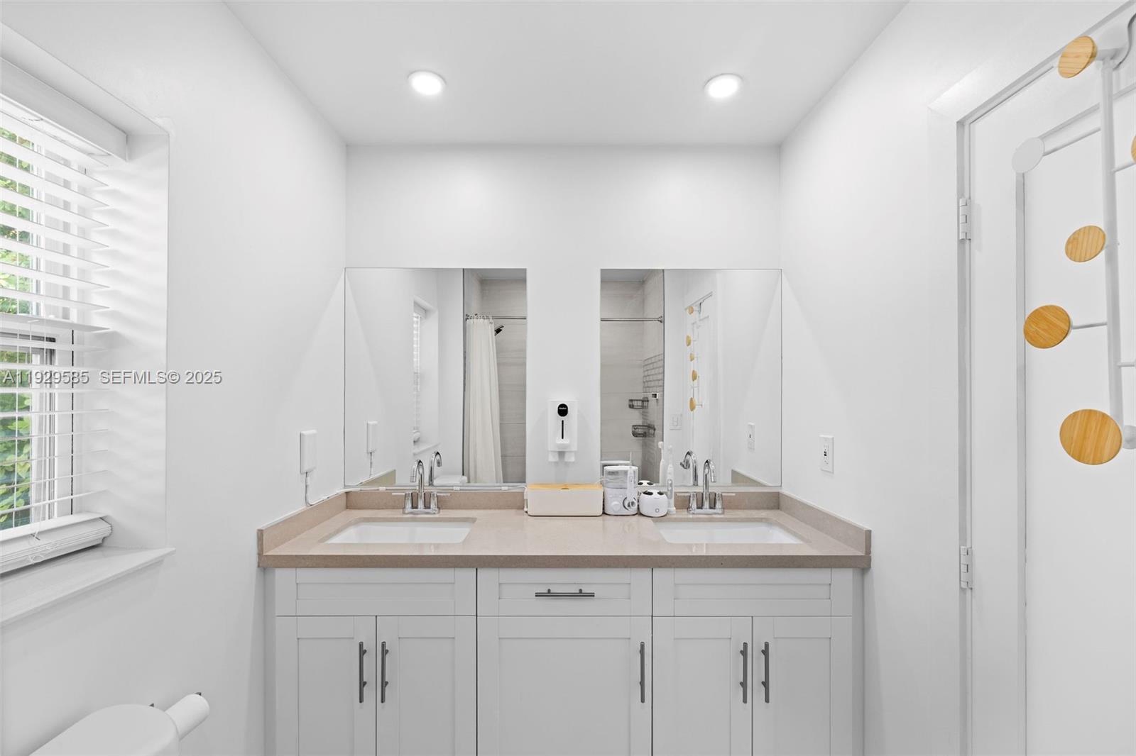 S CORAL HOMES SEC 3 - Residential