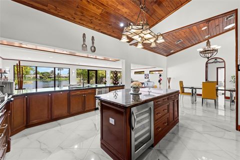 19440 Royal Birkdale Dr Hialeah FL 33015