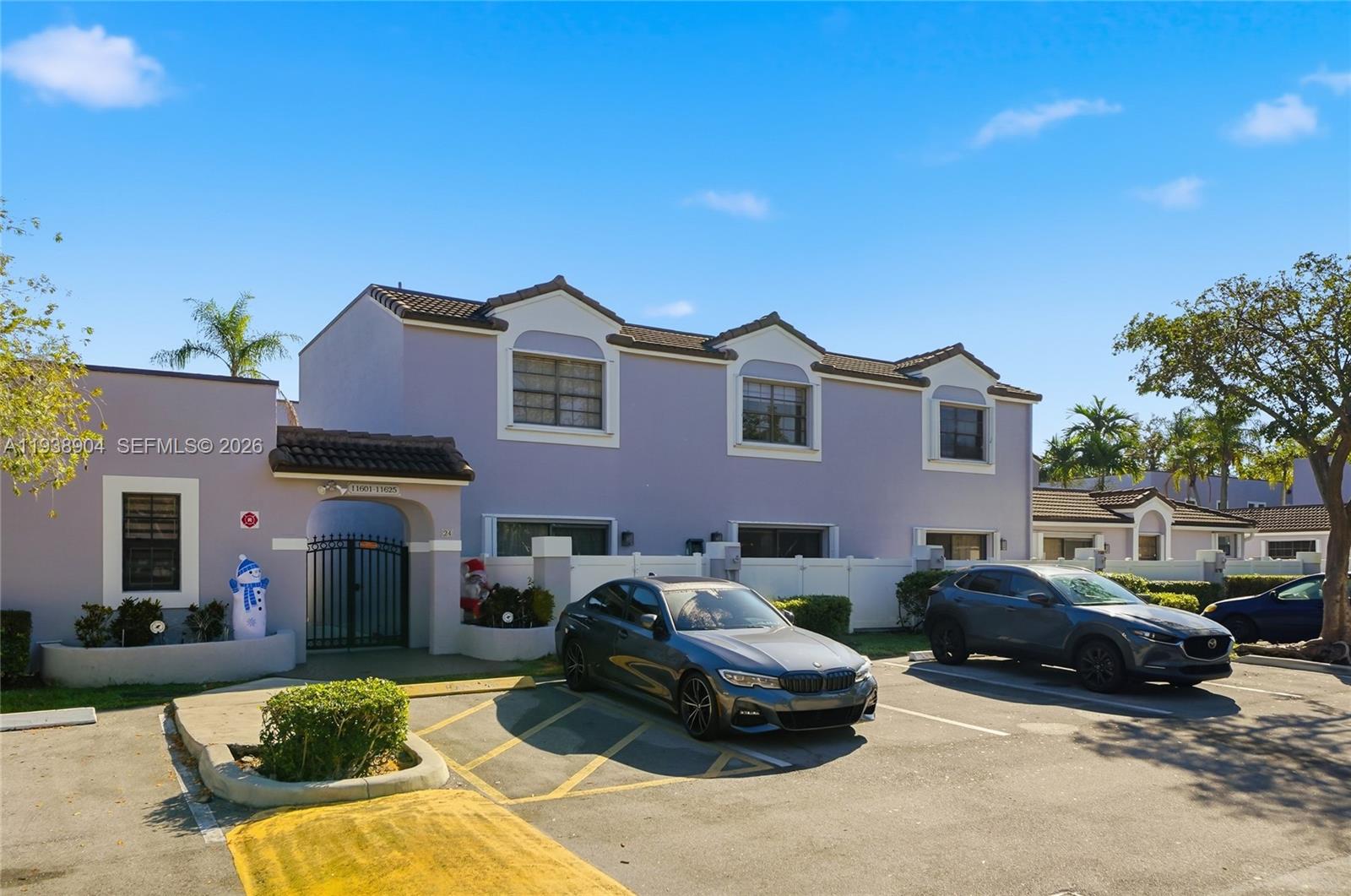 PEMBROKE LAKES SECTION EI - Residential