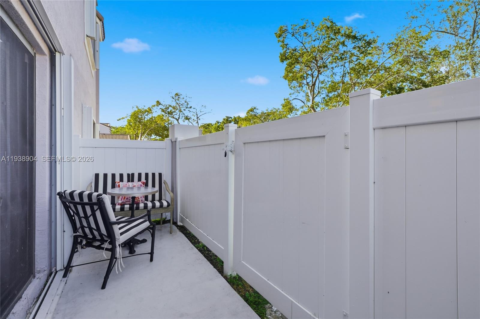 PEMBROKE LAKES SECTION EI - Residential