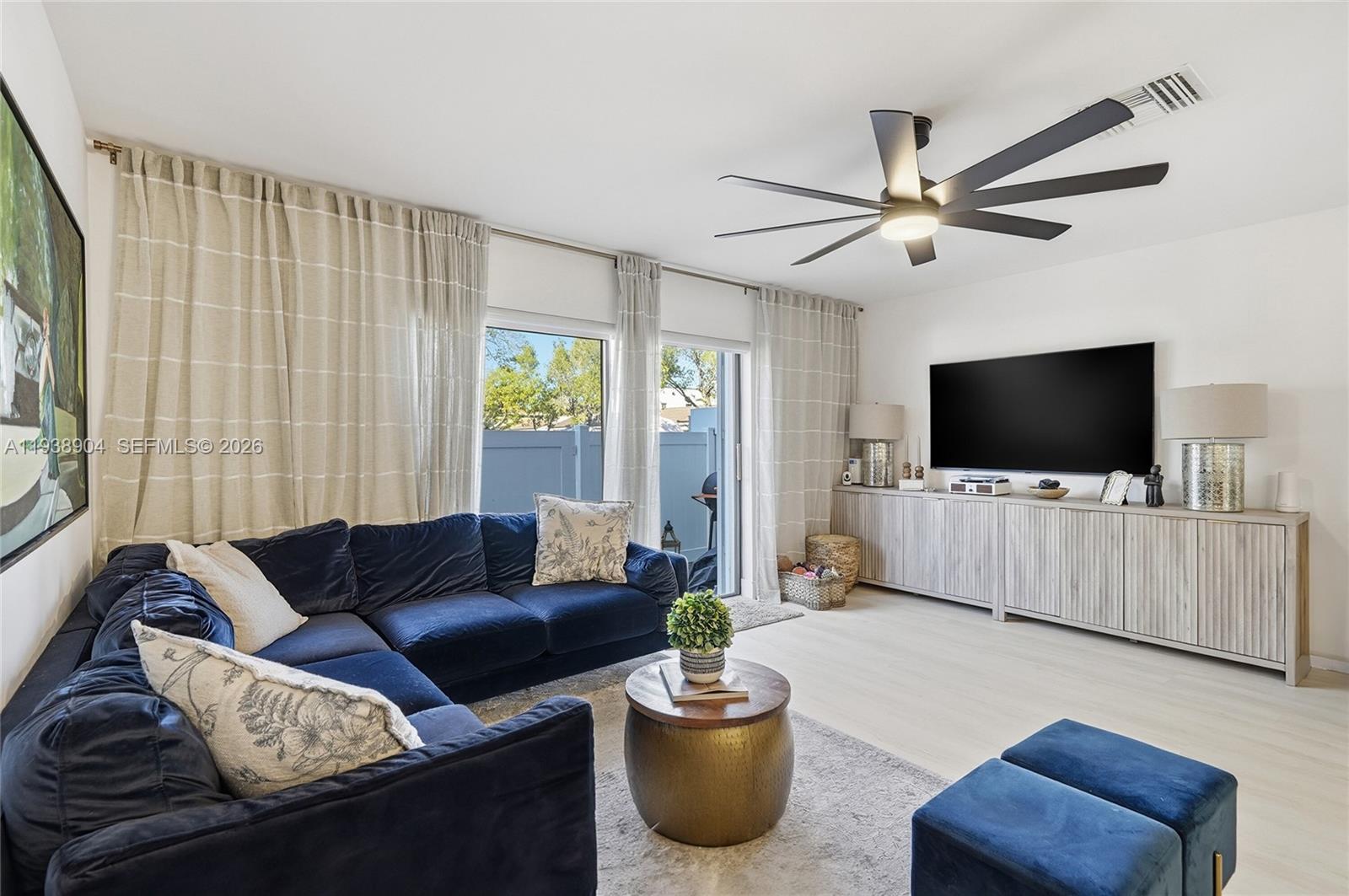 PEMBROKE LAKES SECTION EI - Residential