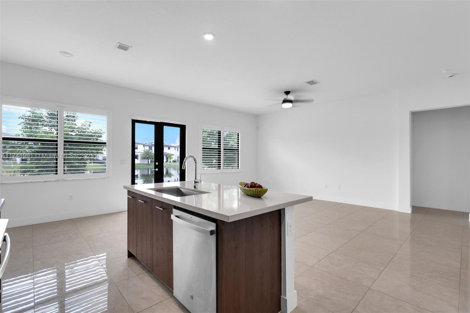 TUSCAN ISLES - Residential