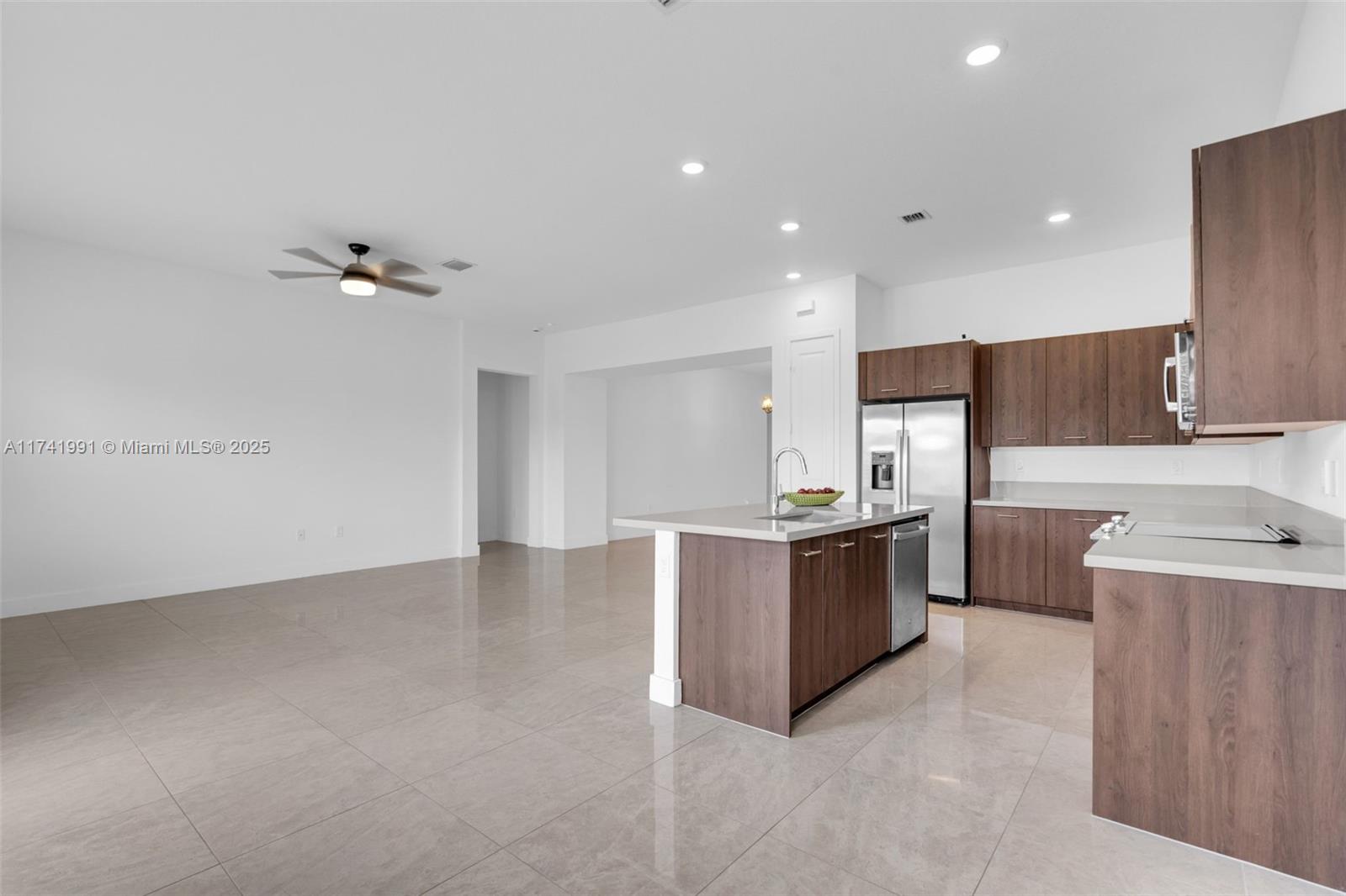 TUSCAN ISLES - Residential