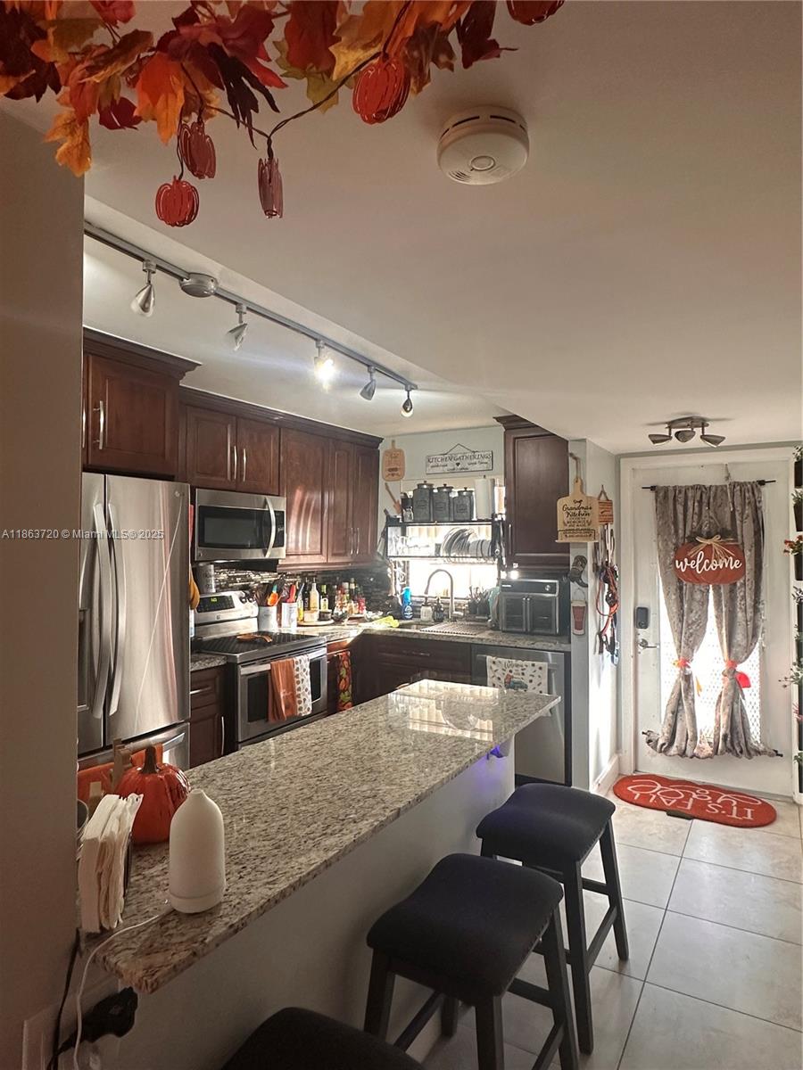 SUNRISE LAKES 168 CONDO - Residential