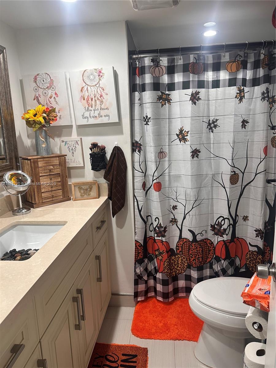 SUNRISE LAKES 168 CONDO - Residential