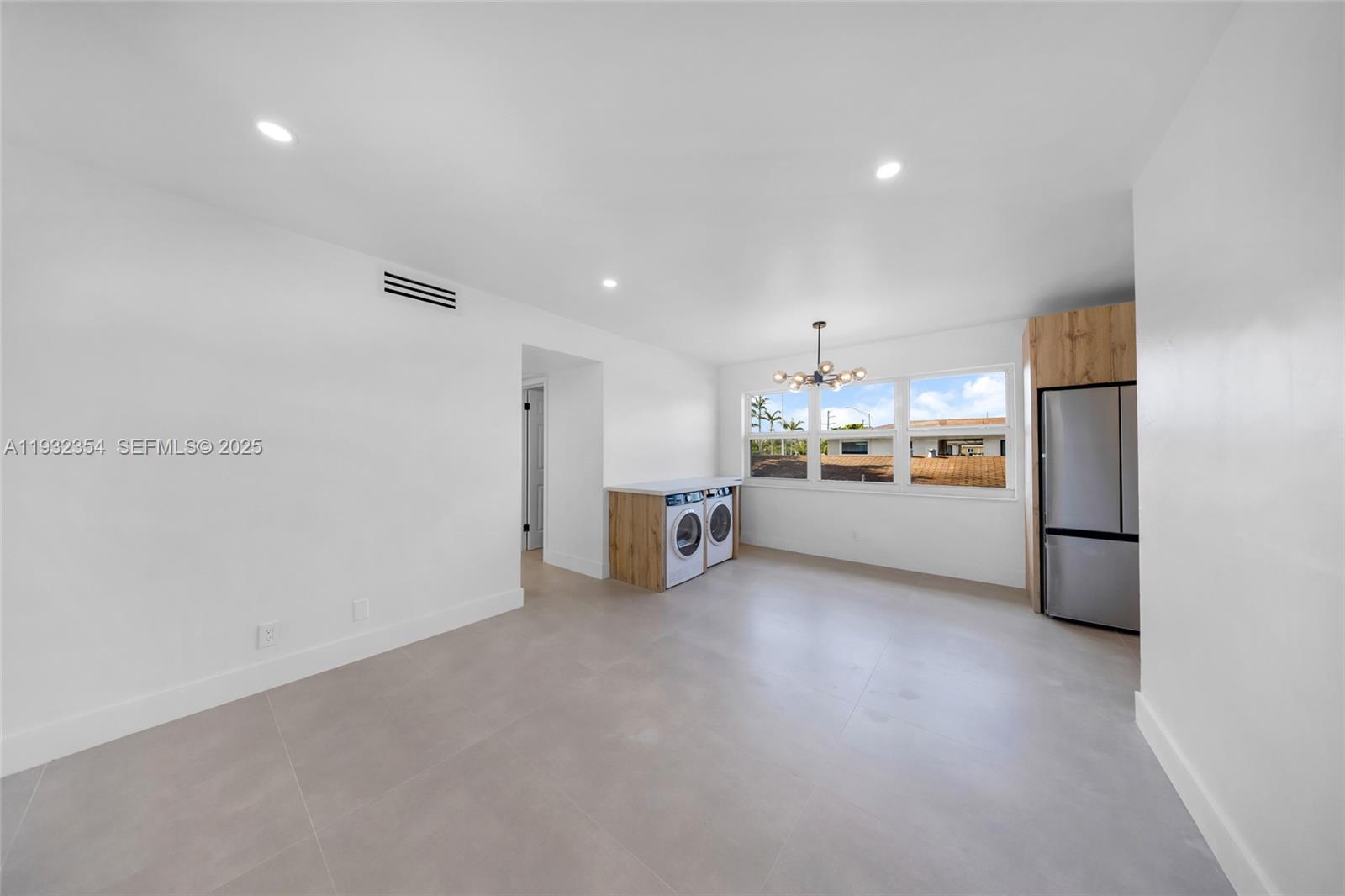 CORAL RIDGE ISLES - Residential Lease