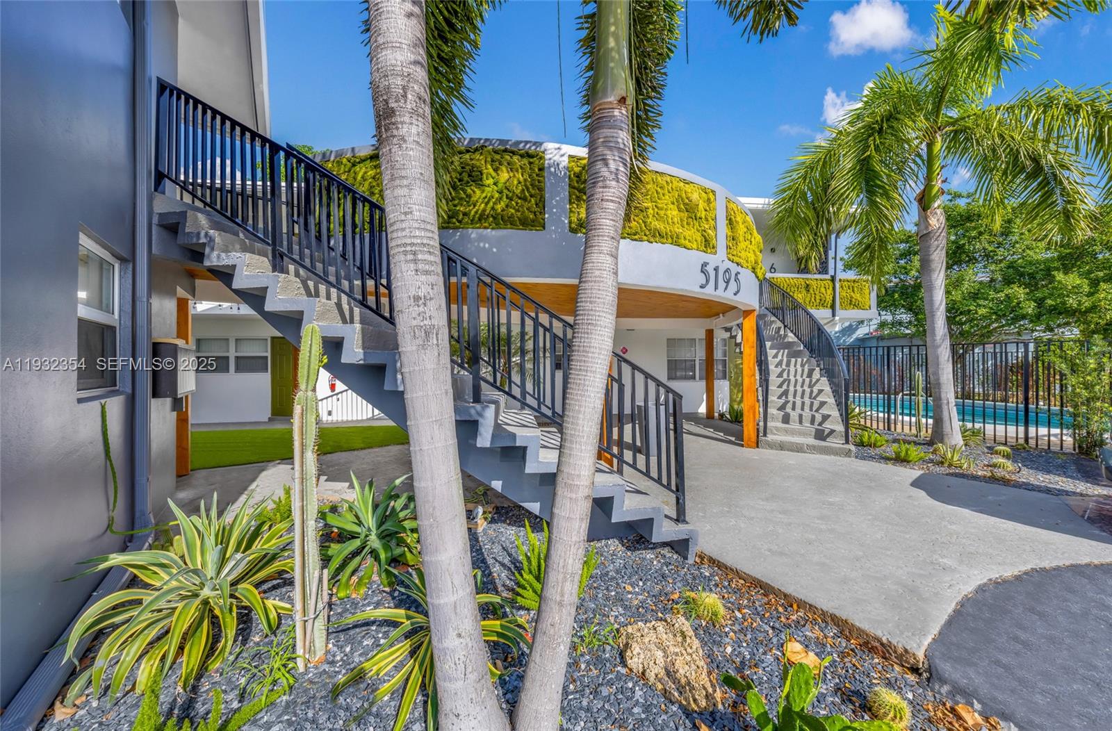 CORAL RIDGE ISLES - Residential Lease