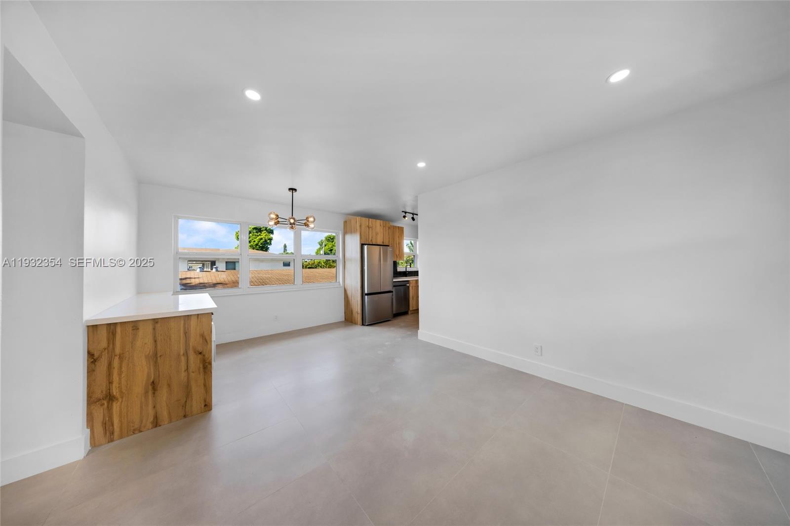 CORAL RIDGE ISLES - Residential Lease