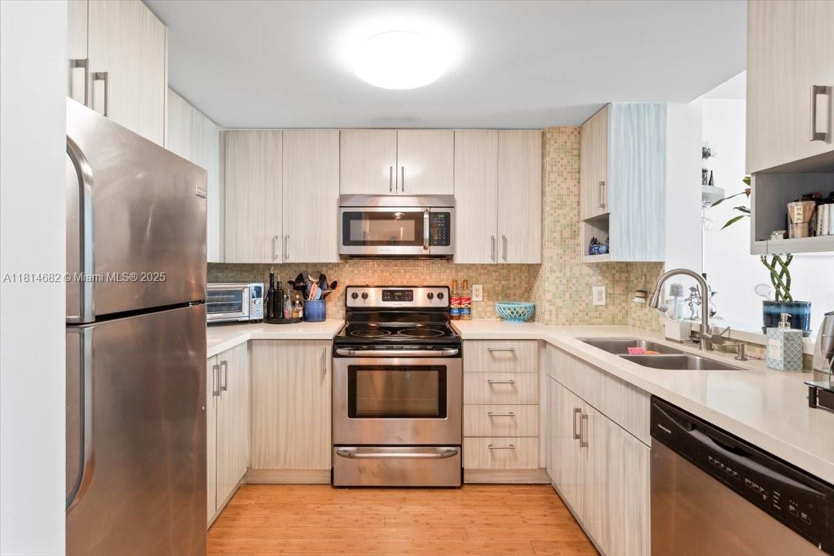 VUE AT BRICKELL CONDO - Residential