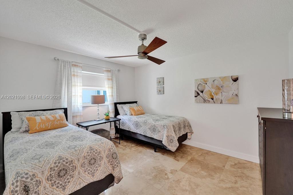 MEADOWBROOK LAKES CONDO - Residential