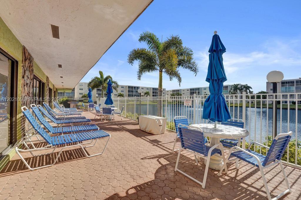 MEADOWBROOK LAKES CONDO - Residential