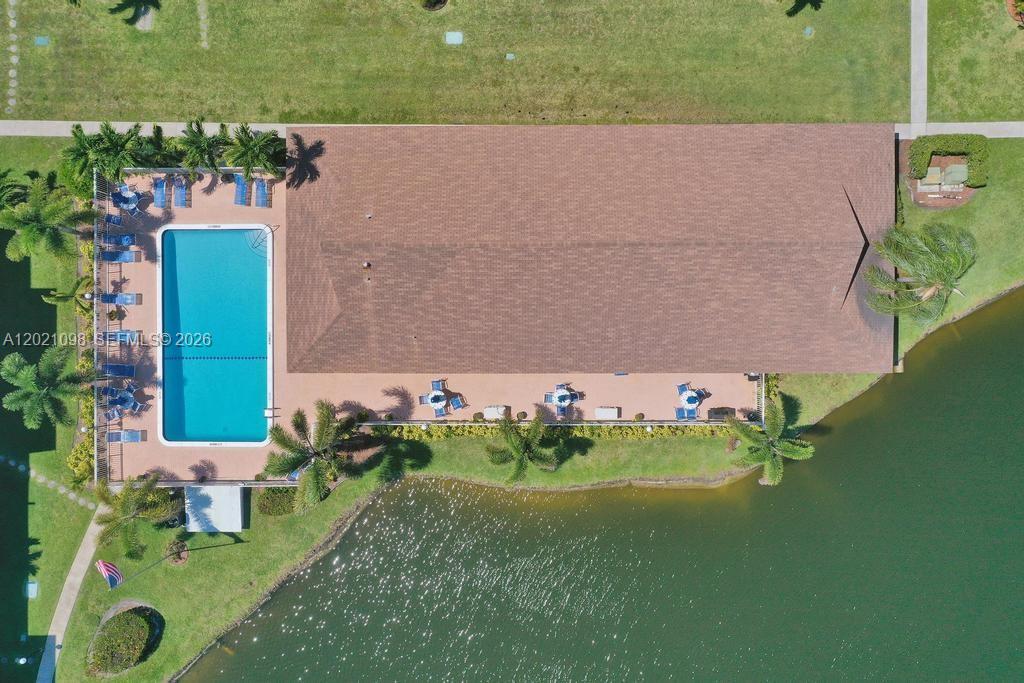 MEADOWBROOK LAKES CONDO - Residential