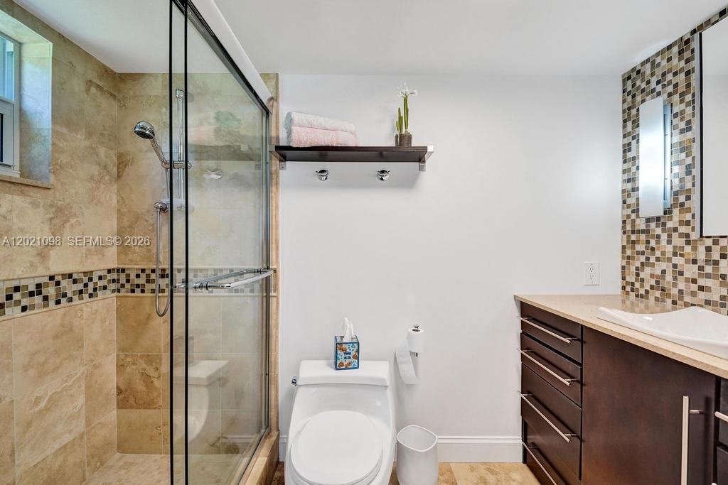 MEADOWBROOK LAKES CONDO - Residential