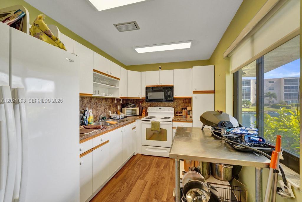MEADOWBROOK LAKES CONDO - Residential