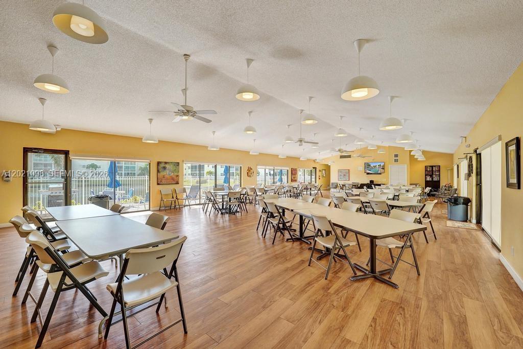 MEADOWBROOK LAKES CONDO - Residential