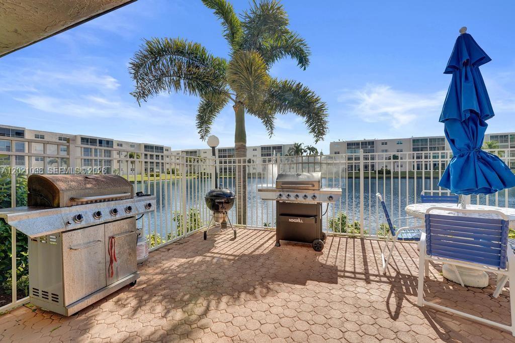MEADOWBROOK LAKES CONDO - Residential