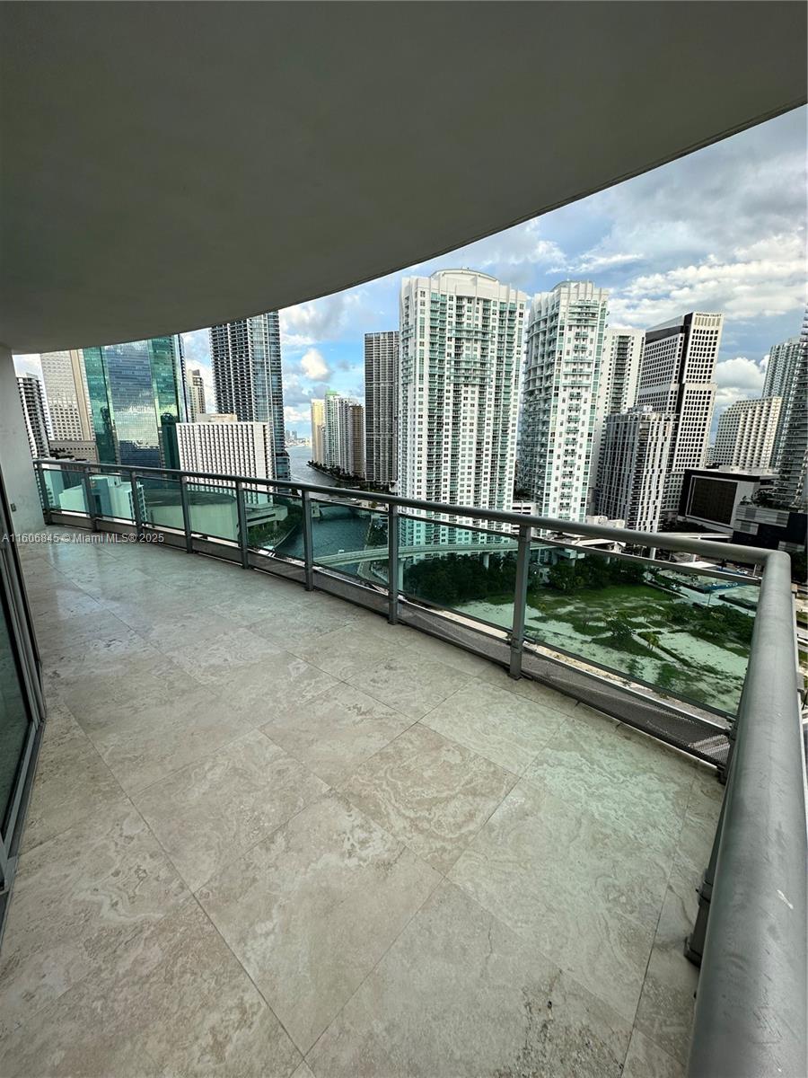 WIND CONDO - Residential