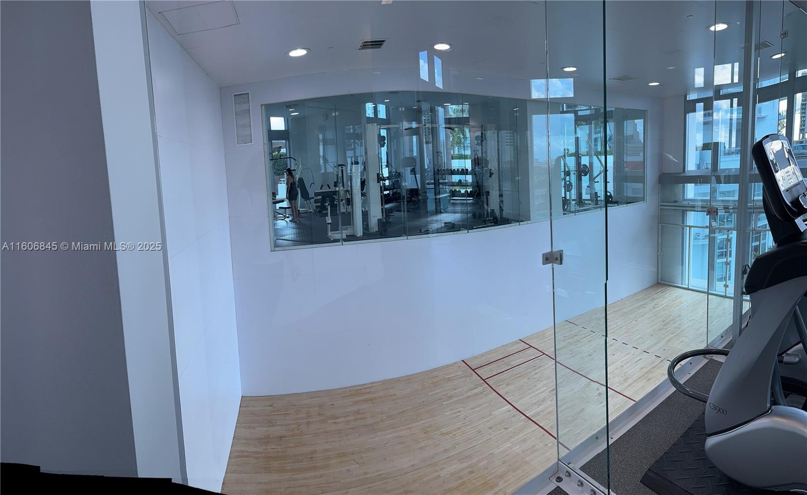 WIND CONDO - Residential